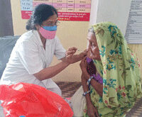 Old women vaccination